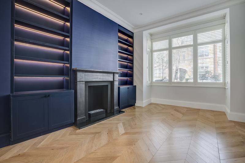 Lit alcove shelving
