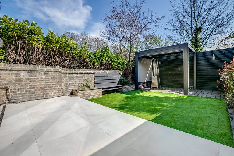 Garden studio & patio