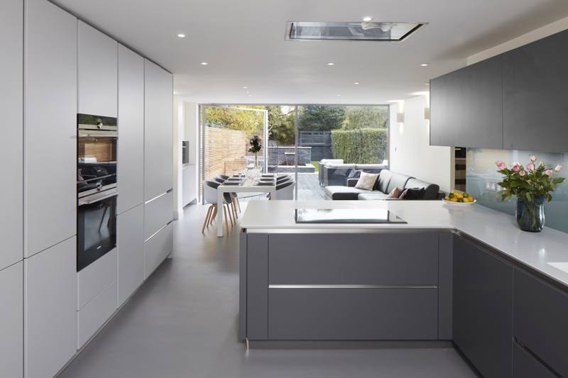 Matt grey kitchen to the garden